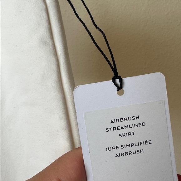 Alo Yoga Airbrush Streamlined Skirt NWT size M - Picture 9 of 15